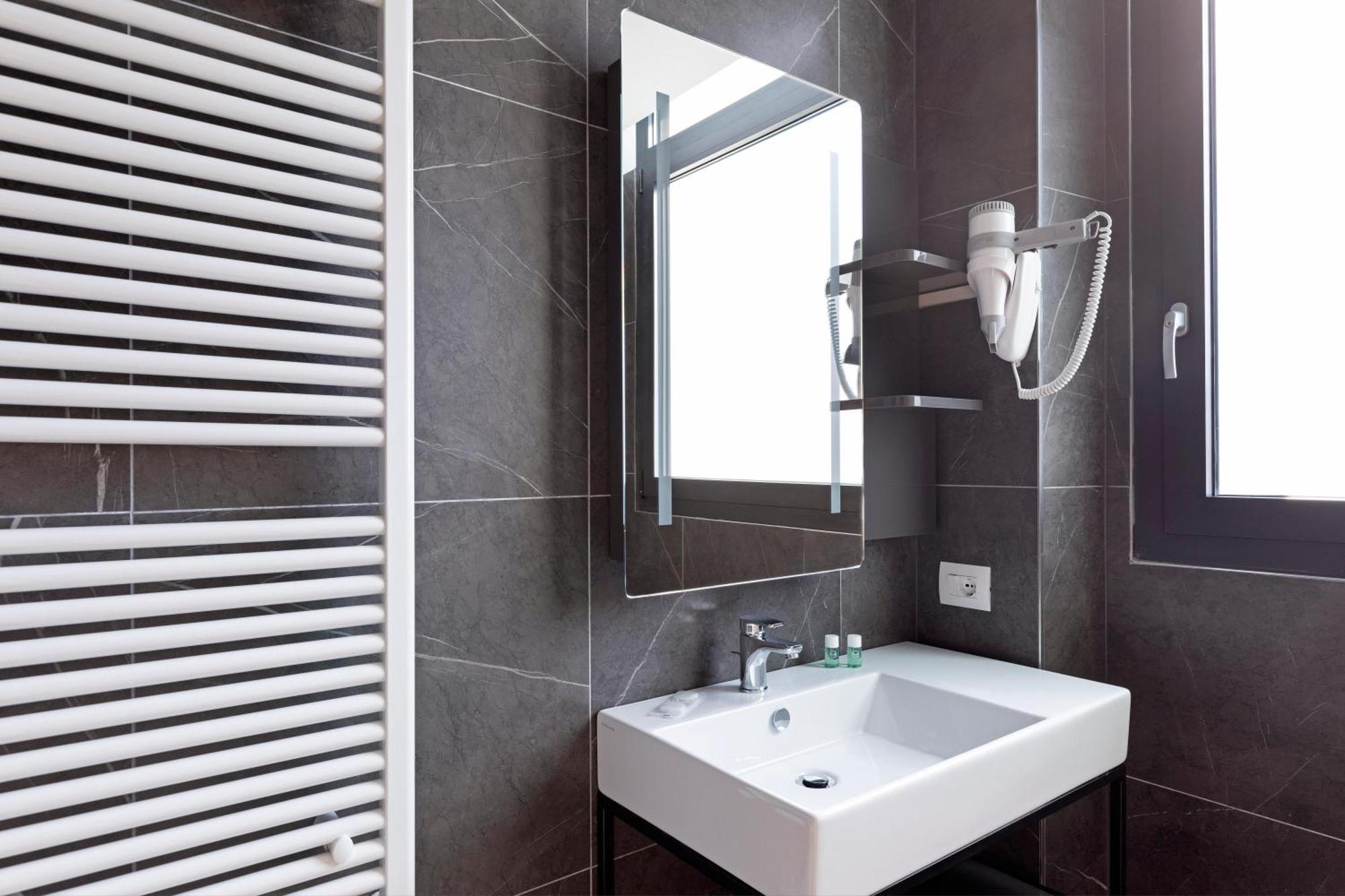 B&B Hotel Brescia Esterno foto